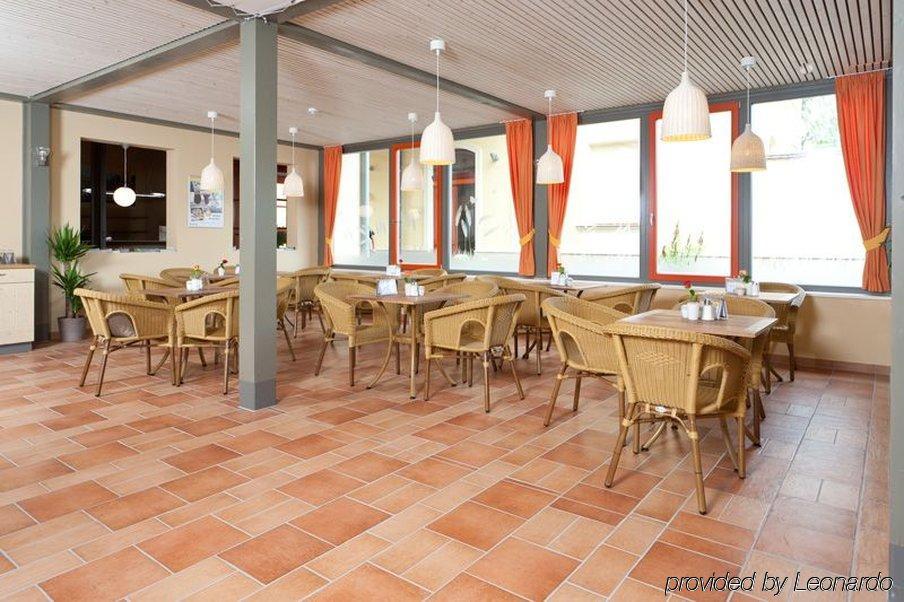 Jufa Hotel Weinviertel - Eselsmuehle Seefeld-Kadolz Ресторан фото